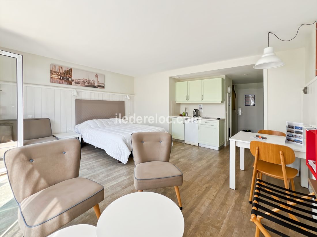 Photo 8: An accomodation located in Saint-Martin-de-Ré on ile de Ré.