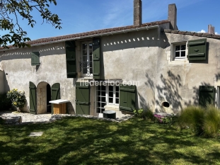 Ile de Ré:Authentic villa in a preserved village.