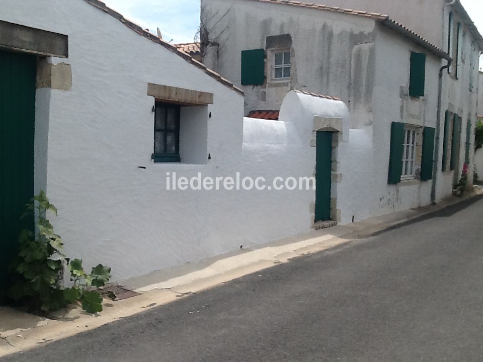 Photo 6: An accomodation located in La Couarde-sur-mer on ile de Ré.