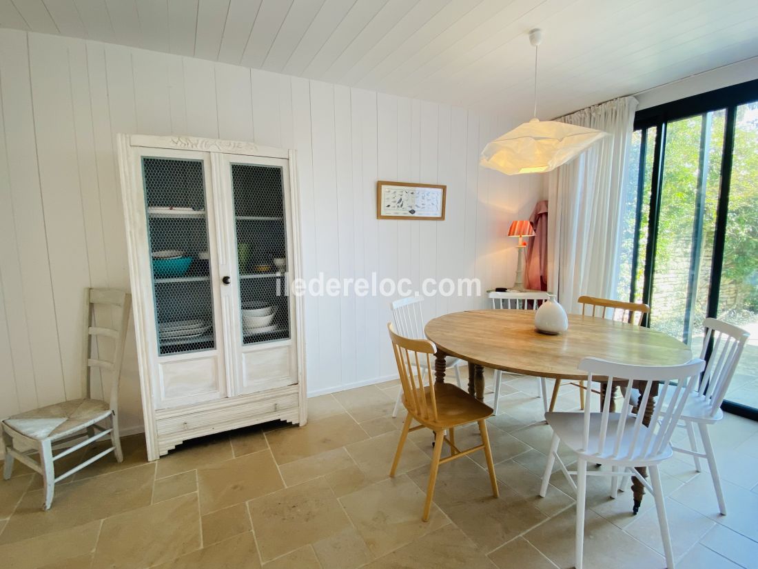 Photo 12: An accomodation located in La Couarde-sur-mer on ile de Ré.