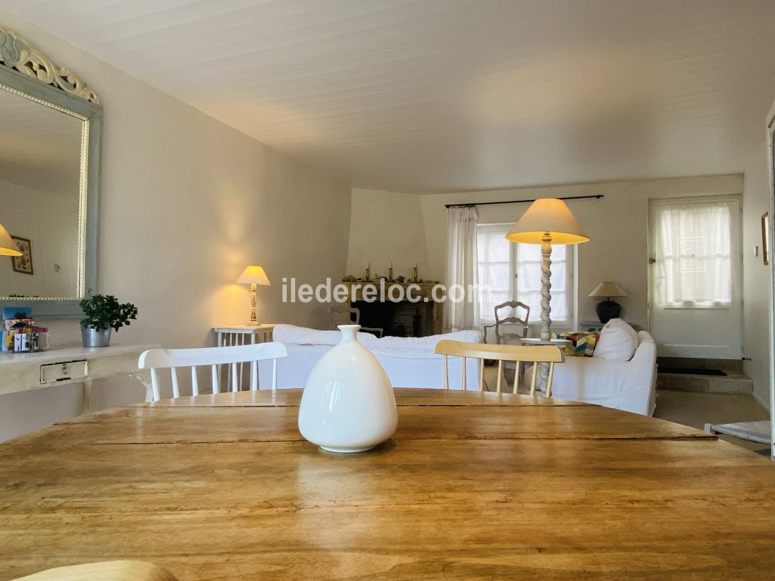 Photo 13: An accomodation located in La Couarde-sur-mer on ile de Ré.
