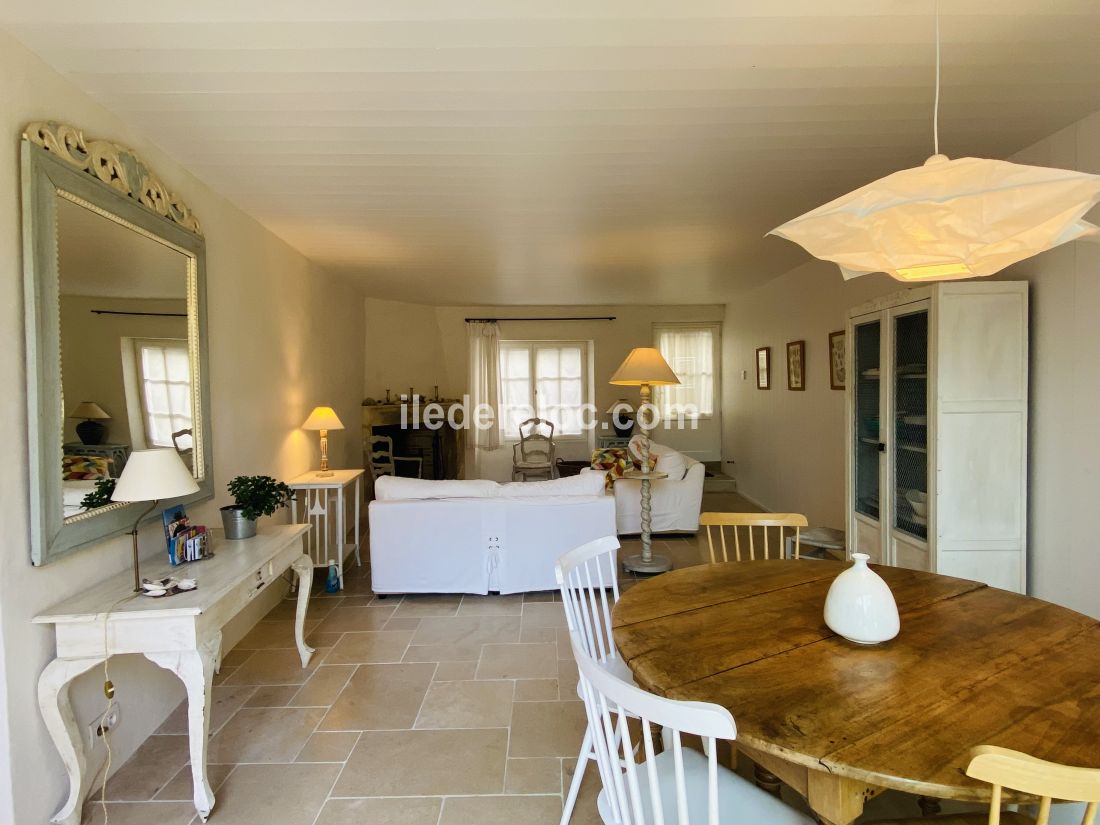 Photo 11: An accomodation located in La Couarde-sur-mer on ile de Ré.