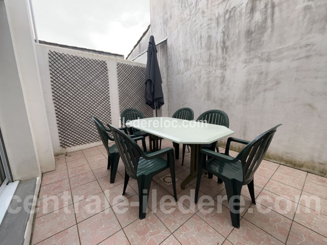 Photo 5: An accomodation located in Le Bois-Plage-en-R&eacute; on ile de R&eacute;.