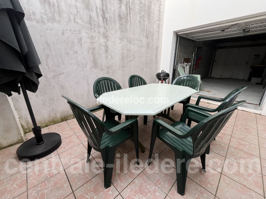 Photo 6: An accomodation located in Le Bois-Plage-en-R&eacute; on ile de R&eacute;.