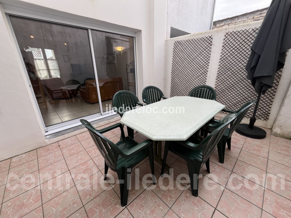 Photo 7: An accomodation located in Le Bois-Plage-en-R&eacute; on ile de R&eacute;.