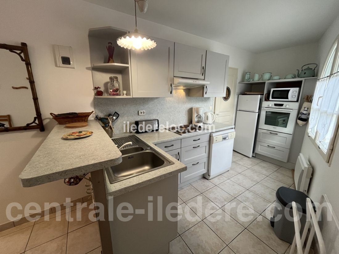 Photo 8: An accomodation located in Le Bois-Plage-en-R&eacute; on ile de R&eacute;.