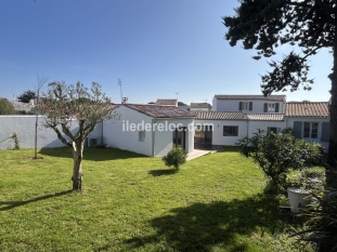 Ile de Ré:New villa close to the village center and the south beach