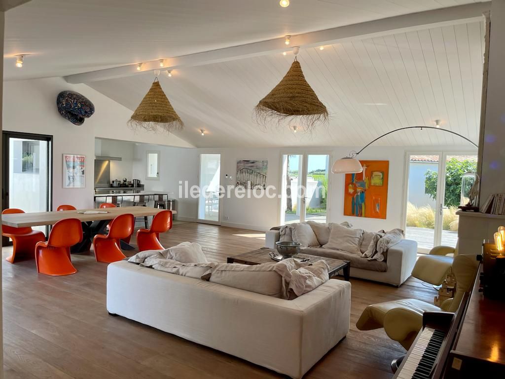 Photo 6: An accomodation located in Sainte-Marie-de-Ré on ile de Ré.