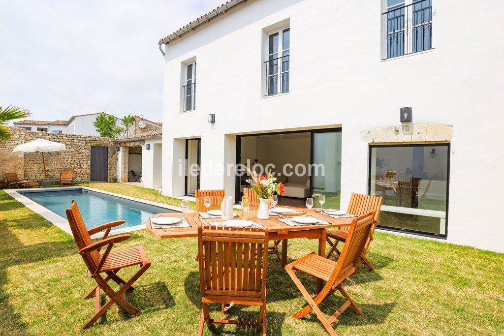 Photo 4: An accomodation located in Sainte-Marie-de-R&eacute; on ile de R&eacute;.