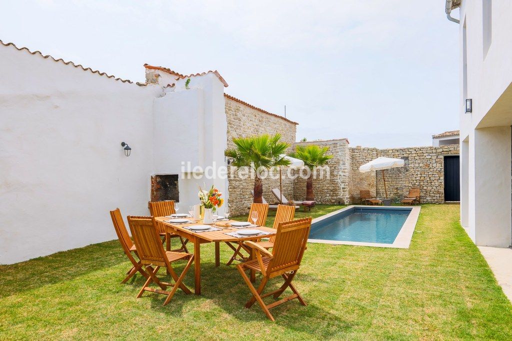 Photo 5: An accomodation located in Sainte-Marie-de-R&eacute; on ile de R&eacute;.