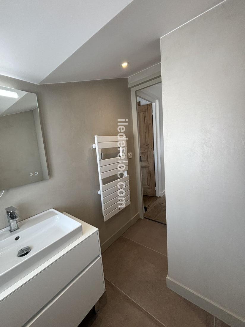 Photo 10: An accomodation located in La Flotte-en-Ré on ile de Ré.