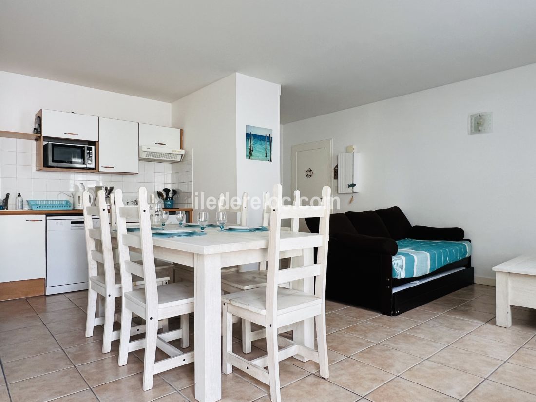 Photo 6: An accomodation located in Saint-Martin-de-Ré on ile de Ré.