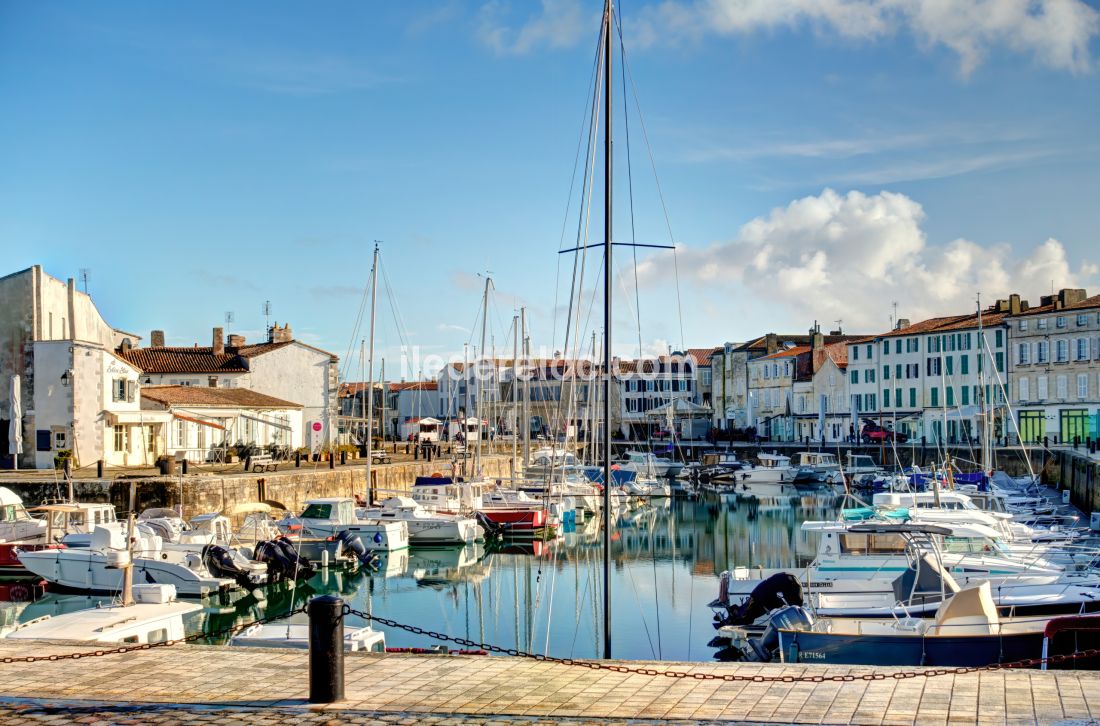 Photo 14: An accomodation located in Saint-Martin-de-Ré on ile de Ré.