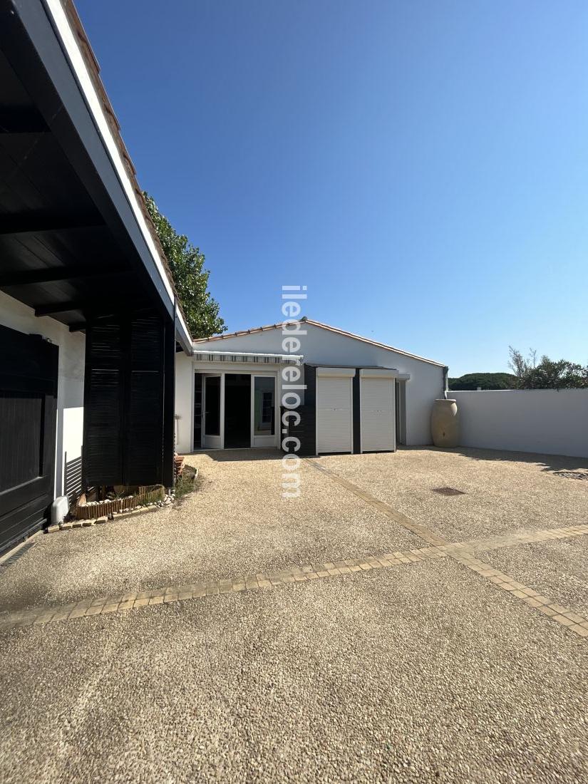 Photo 13: An accomodation located in Le Bois-Plage-en-Ré on ile de Ré.