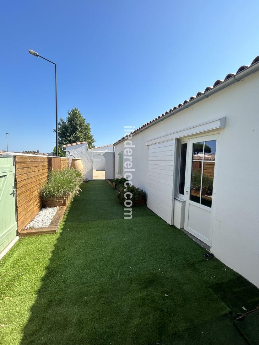 Photo 14: An accomodation located in Le Bois-Plage-en-Ré on ile de Ré.