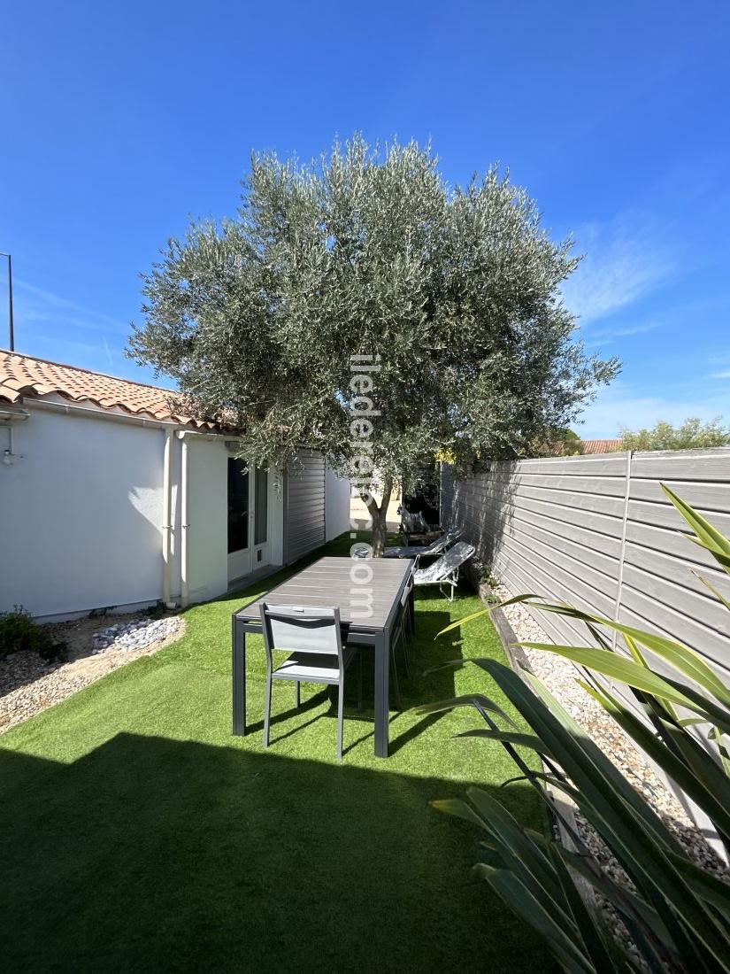 Photo 15: An accomodation located in Le Bois-Plage-en-Ré on ile de Ré.