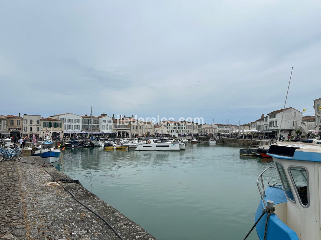 Photo 8: An accomodation located in Saint-Martin-de-Ré on ile de Ré.