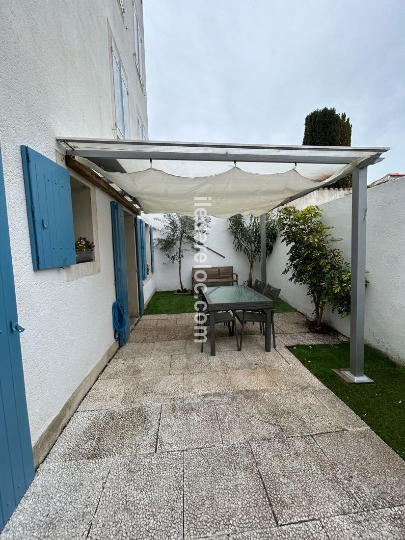 Photo 6: An accomodation located in Saint-Martin-de-Ré on ile de Ré.