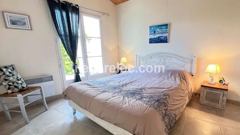 Photo 6: An accomodation located in La Couarde-sur-mer on ile de Ré.