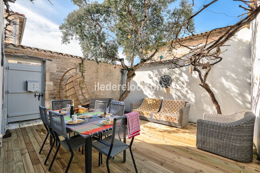Photo 8: An accomodation located in Sainte-Marie-de-Ré on ile de Ré.