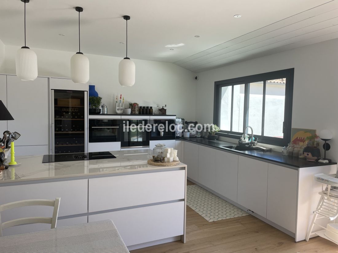 Photo 5: An accomodation located in Le Bois-Plage-en-R&eacute; on ile de R&eacute;.