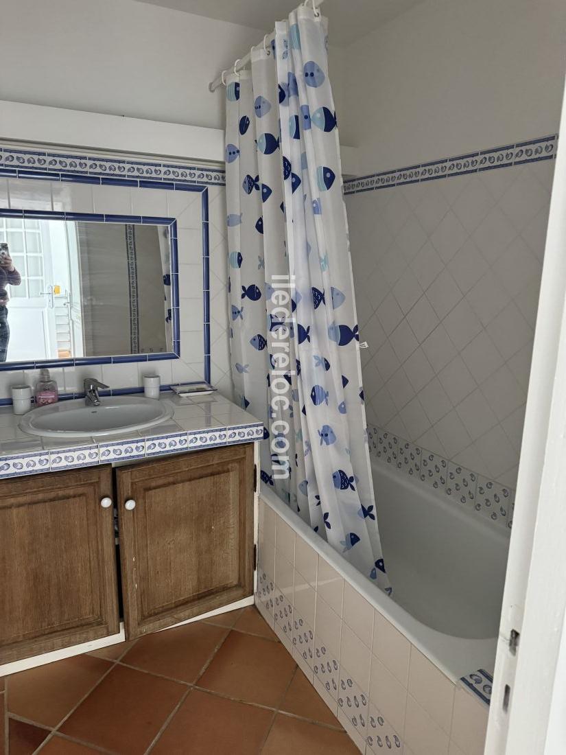 Photo 9: An accomodation located in Ars en R&eacute; on ile de R&eacute;.