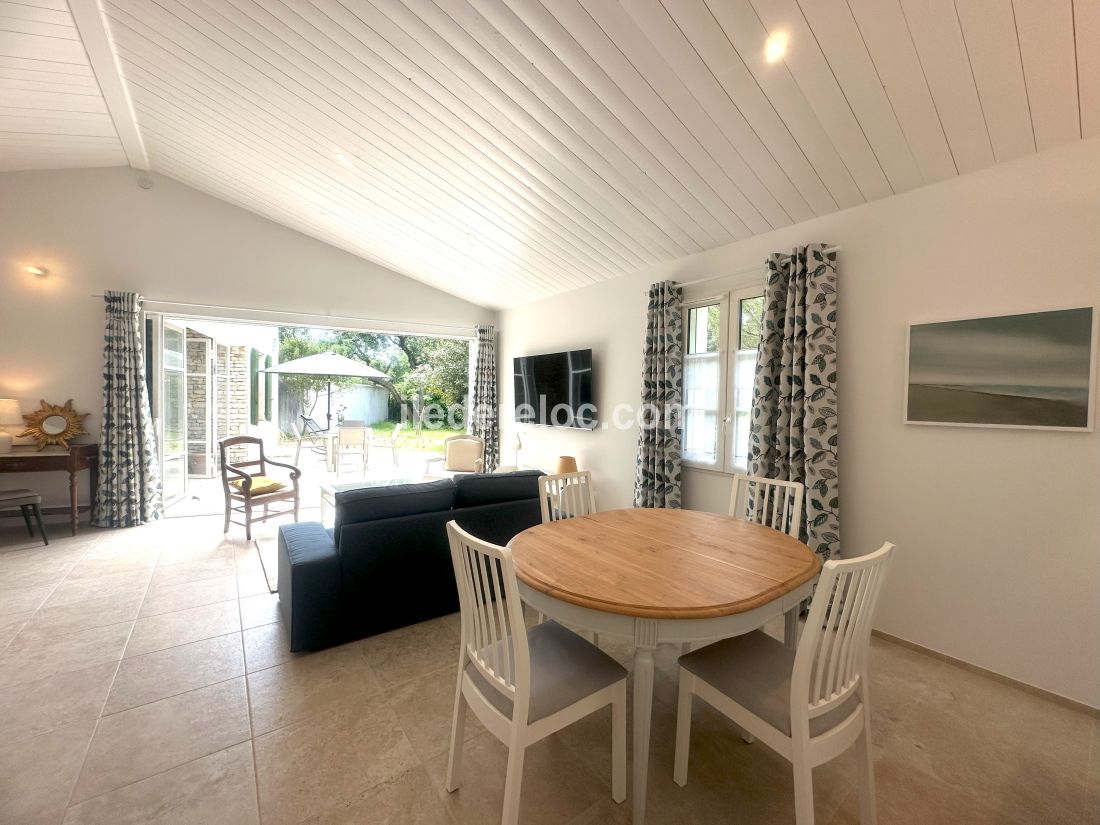 Photo 7: An accomodation located in Le Bois-Plage-en-Ré on ile de Ré.