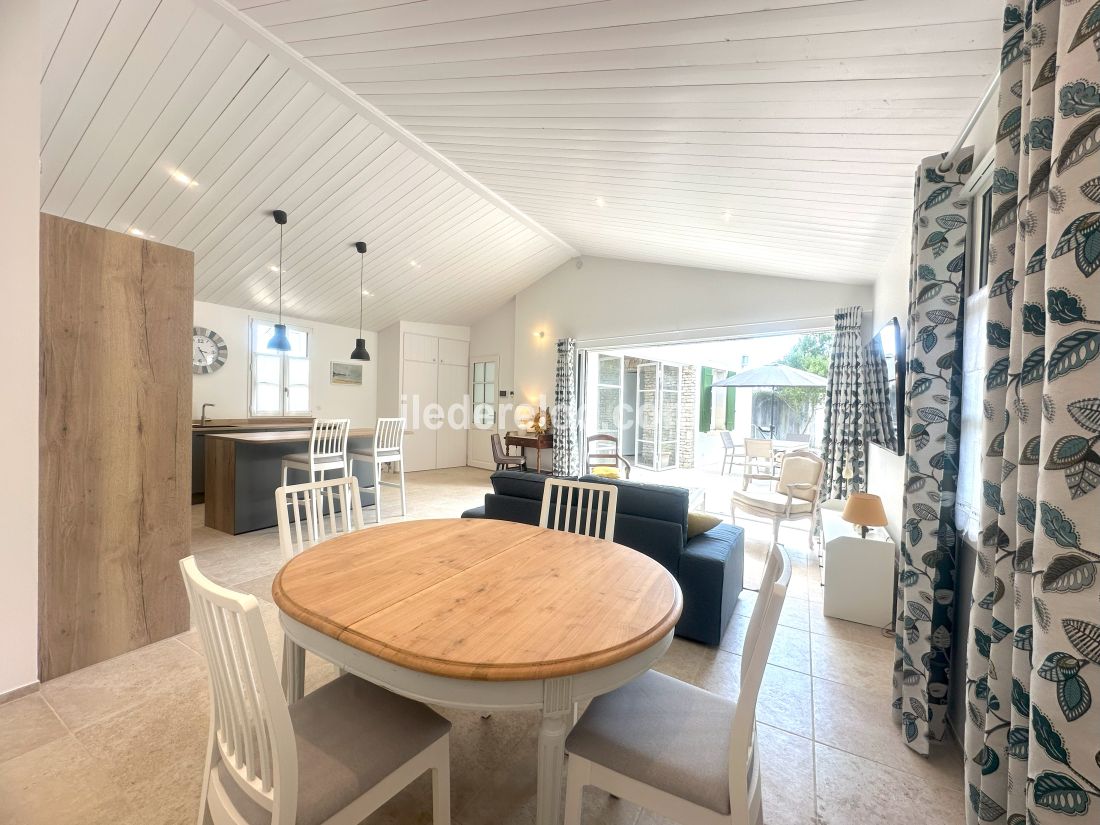 Photo 8: An accomodation located in Le Bois-Plage-en-Ré on ile de Ré.