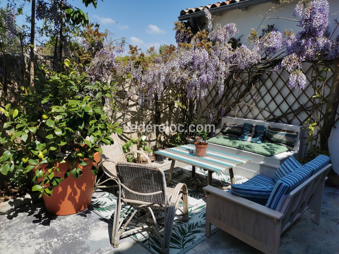 Photo 5: An accomodation located in La Flotte-en-Ré on ile de Ré.