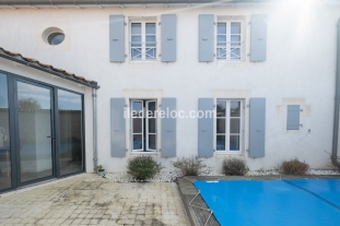 Ile de Ré:Renovated house with swimming pool close to the port of la flotte