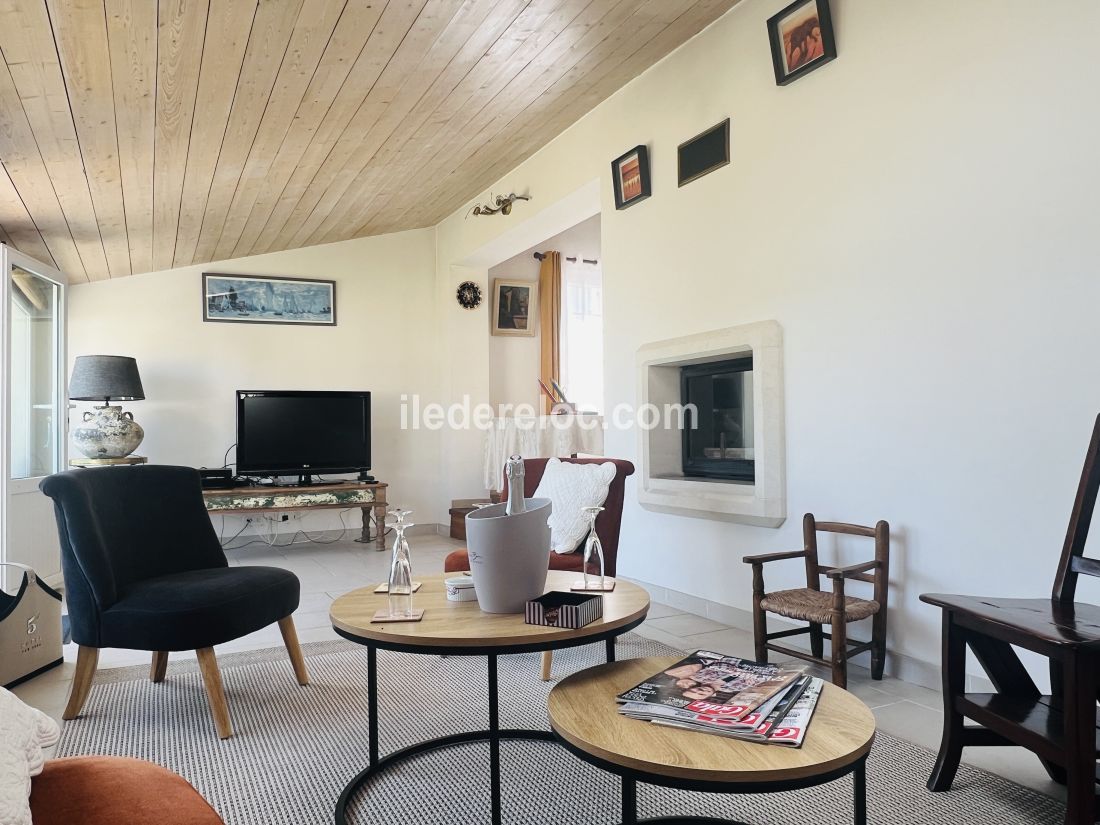 Photo 6: An accomodation located in Le Bois-Plage-en-Ré on ile de Ré.