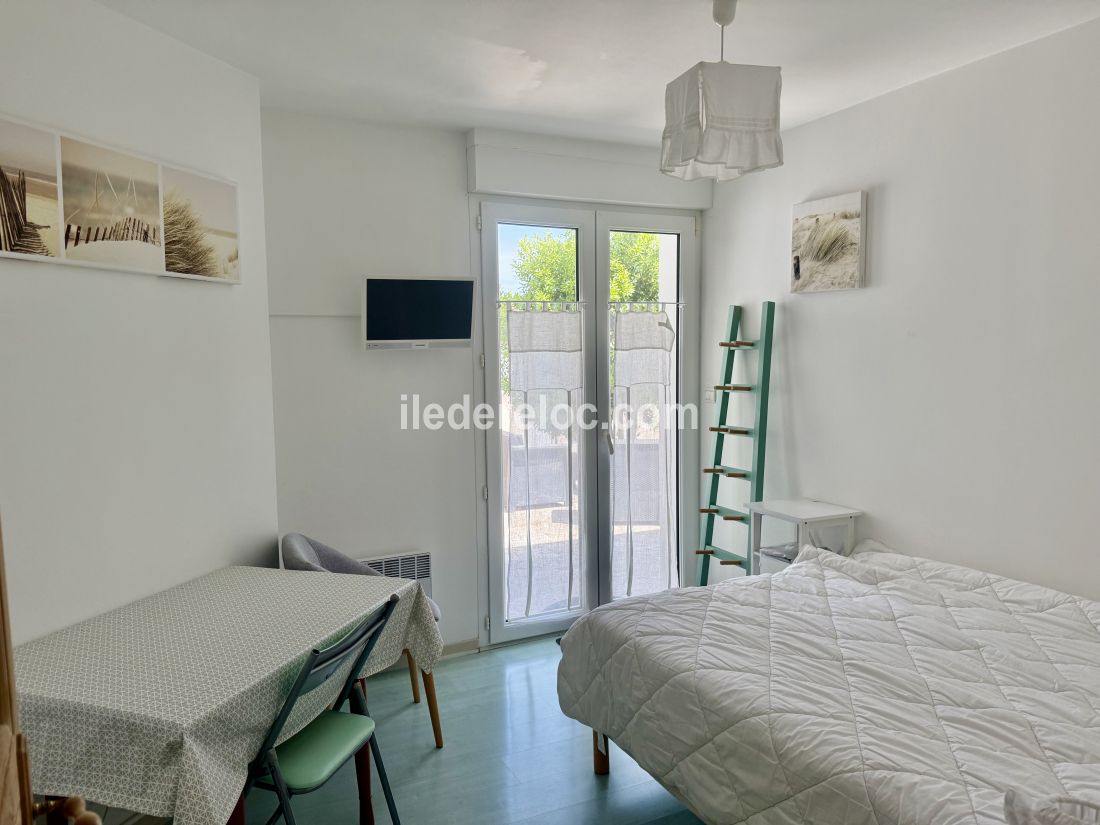 Photo 4: An accomodation located in Sainte-Marie-de-Ré on ile de Ré.