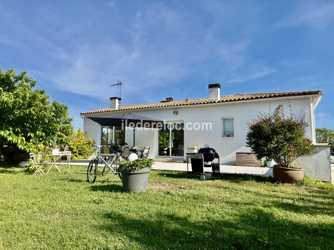 Photo 11: An accomodation located in Sainte-Marie-de-Ré on ile de Ré.
