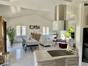 Ile de Ré:Furnished house for 8 people in la noue