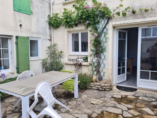 Ile de Ré:Renovated house, 2 bedrooms, village center