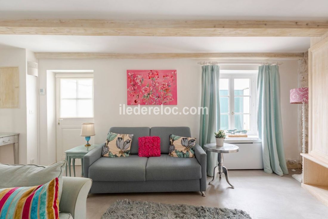 Photo 10: An accomodation located in Saint-Martin-de-Ré on ile de Ré.