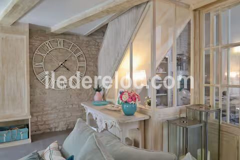 Photo 6: An accomodation located in Saint-Martin-de-R&eacute; on ile de R&eacute;.