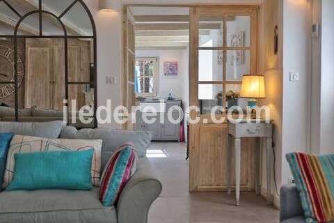Photo 10: An accomodation located in Saint-Martin-de-R&eacute; on ile de R&eacute;.