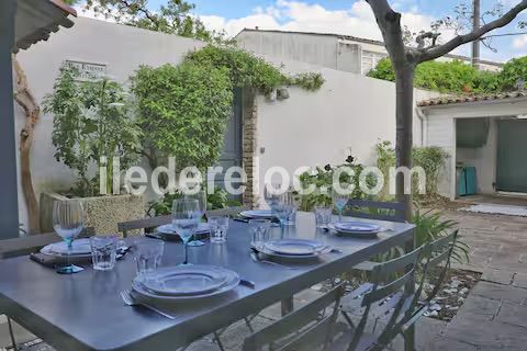 Photo 59: An accomodation located in Saint-Martin-de-R&eacute; on ile de R&eacute;.