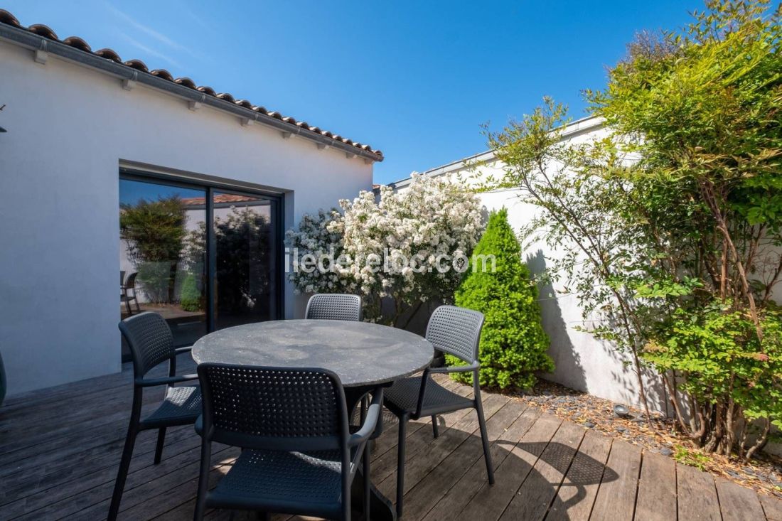 Photo 11: An accomodation located in Sainte-Marie-de-Ré on ile de Ré.