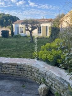 Ile de Ré:The little house at the bottom of the garden