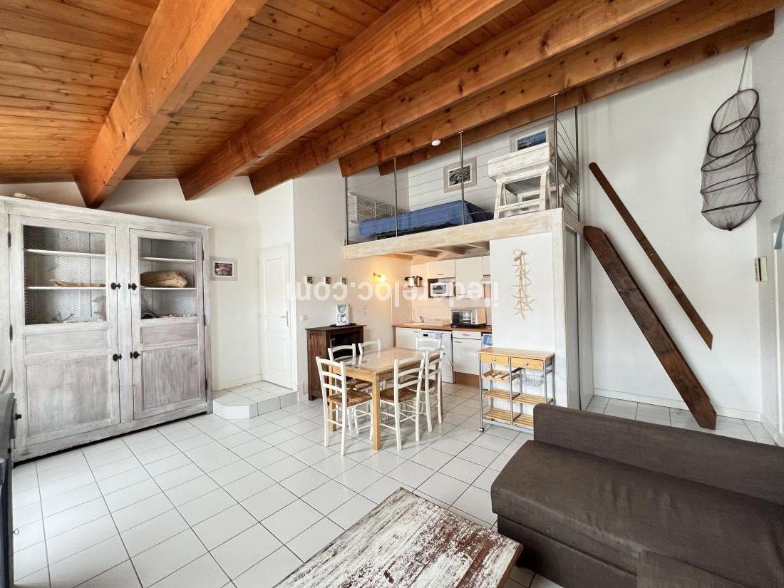 Photo 5: An accomodation located in Saint-Martin-de-Ré on ile de Ré.