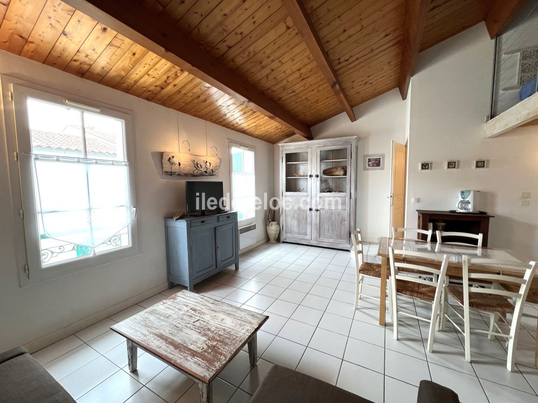 Photo 6: An accomodation located in Saint-Martin-de-Ré on ile de Ré.