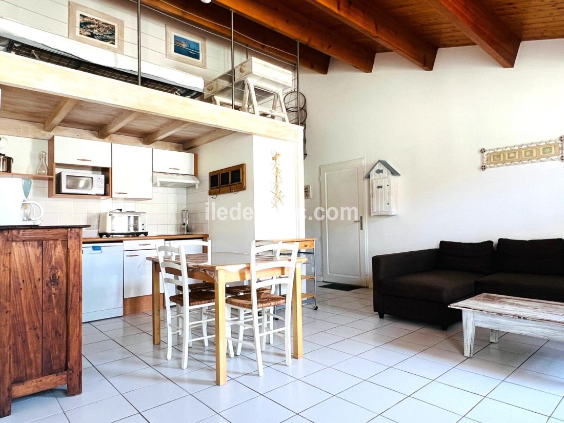 Photo 8: An accomodation located in Saint-Martin-de-Ré on ile de Ré.