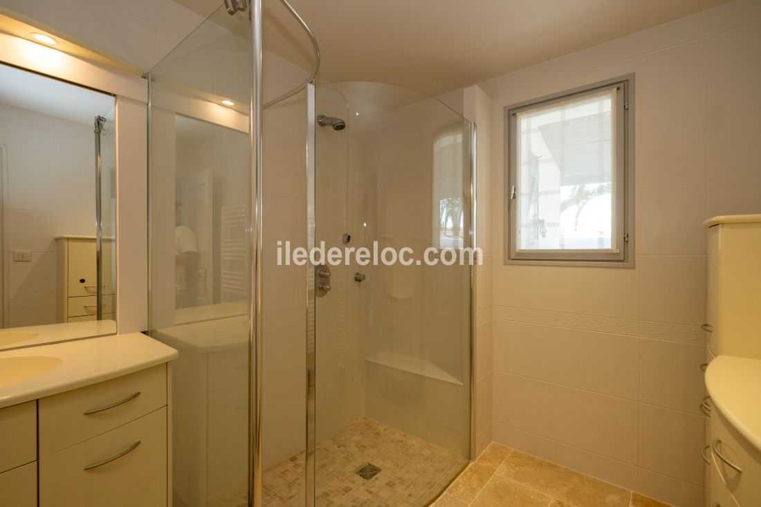 Photo 12: An accomodation located in Saint-Martin-de-Ré on ile de Ré.