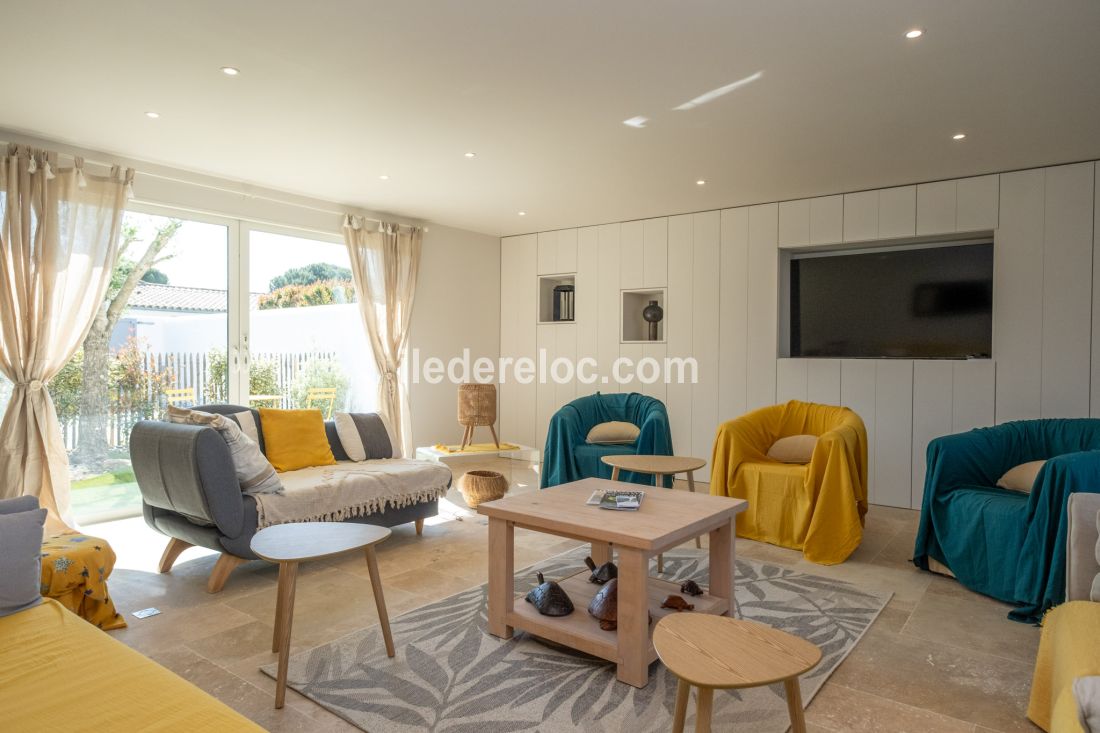 Photo 10: An accomodation located in Saint-Martin-de-Ré on ile de Ré.