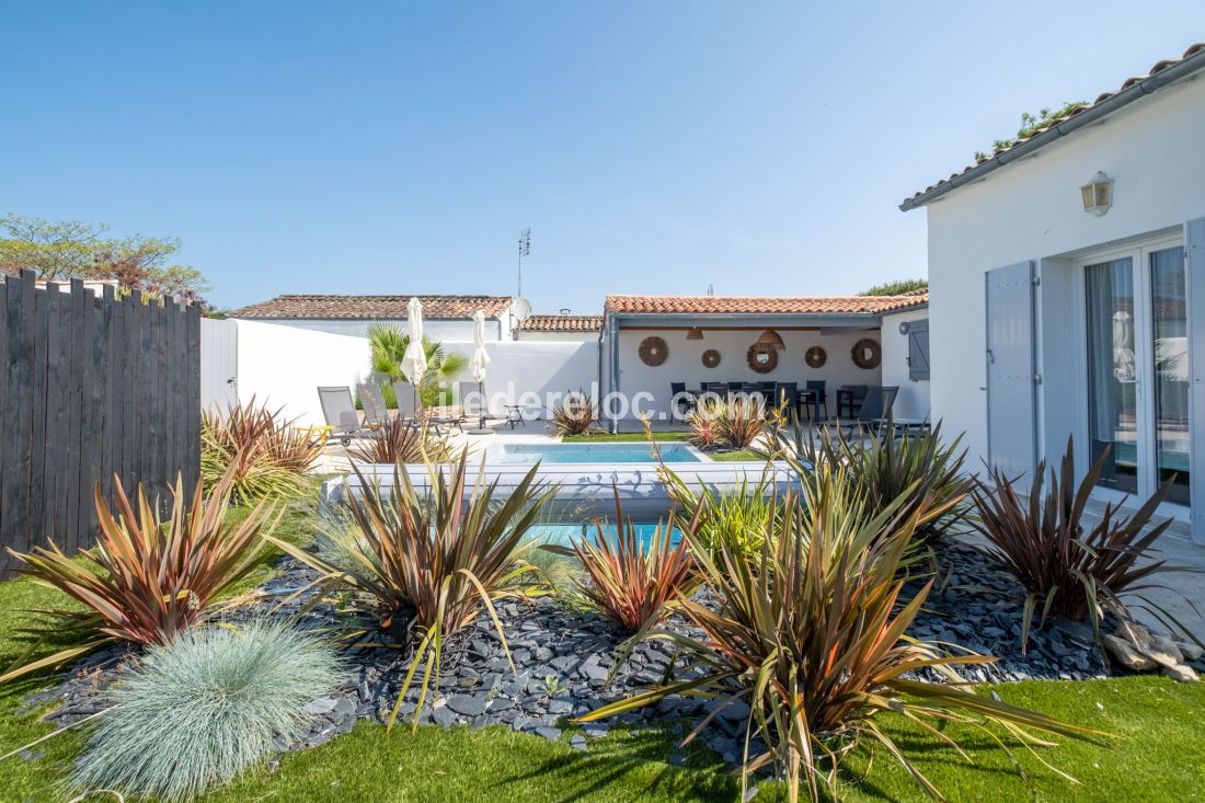 Photo 4: An accomodation located in Saint-Martin-de-Ré on ile de Ré.