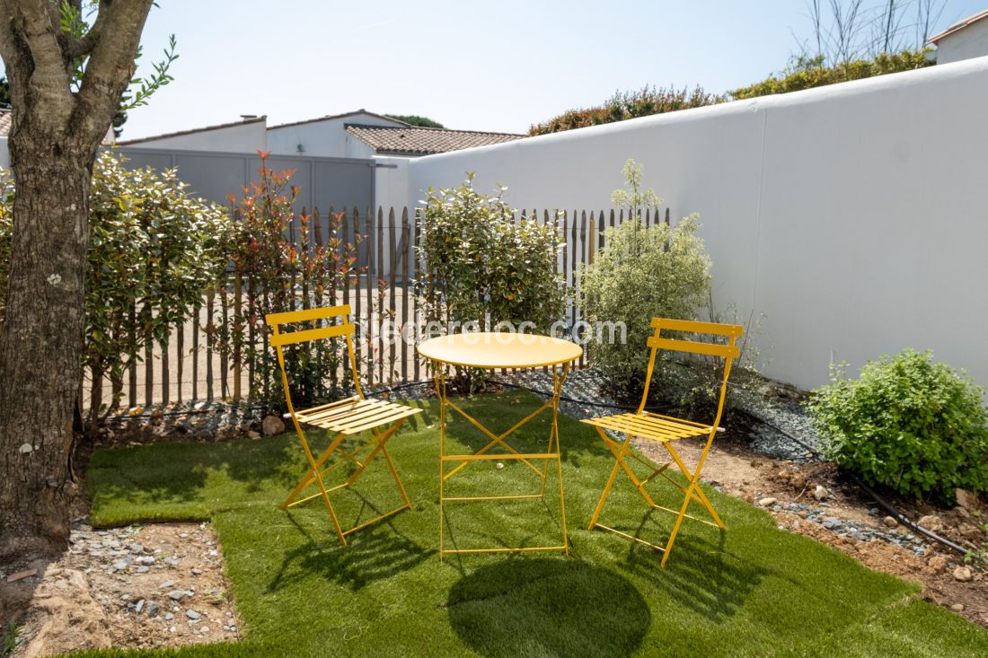 Photo 9: An accomodation located in Saint-Martin-de-Ré on ile de Ré.