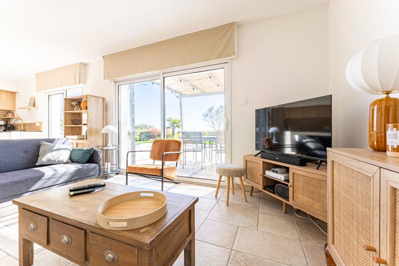 Photo 7: An accomodation located in Saint-Martin-de-Ré on ile de Ré.