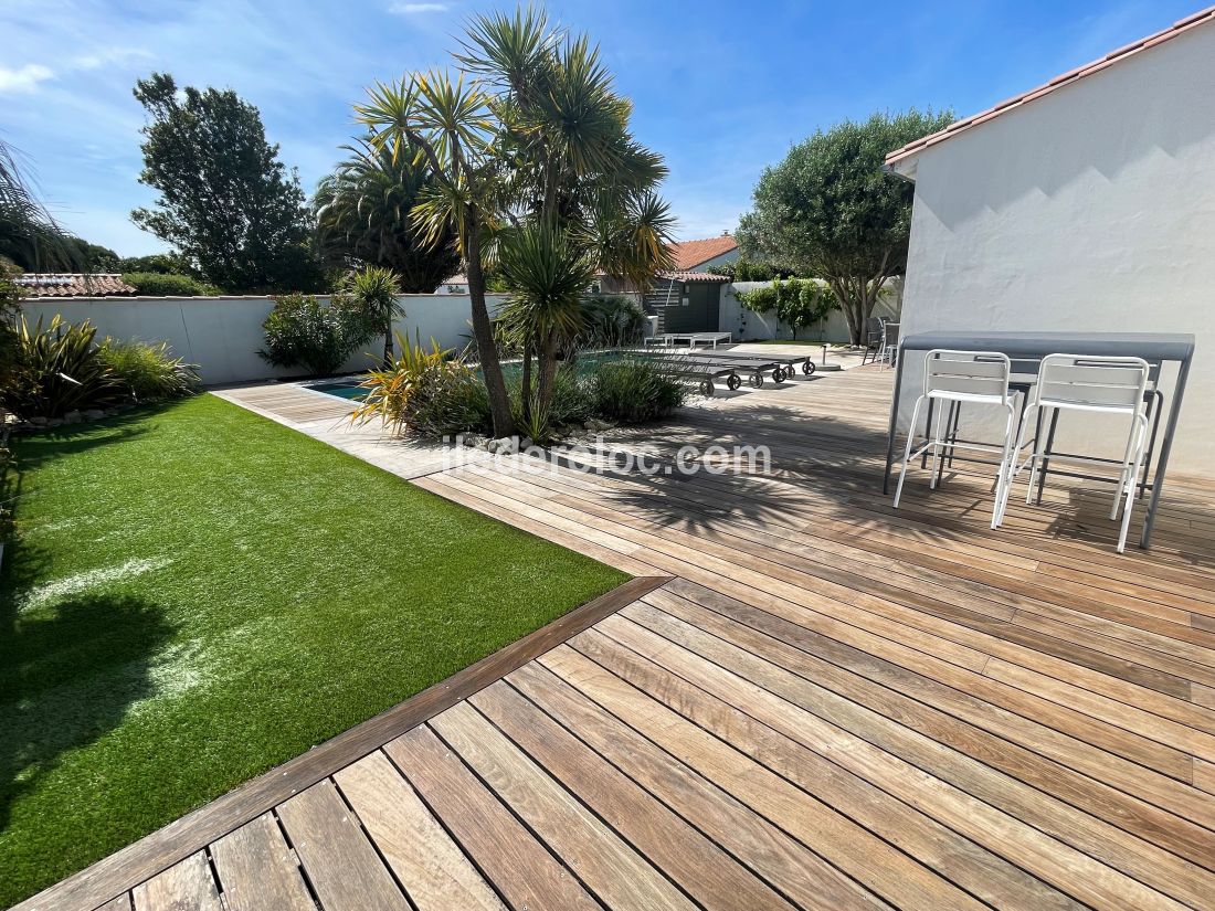 Photo 6: An accomodation located in Le Bois-Plage-en-Ré on ile de Ré.